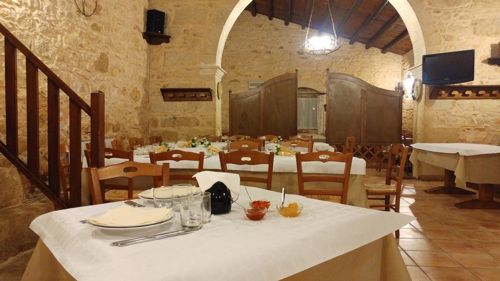 Agriturismo Al Casale Donnafugata Buitenkant foto